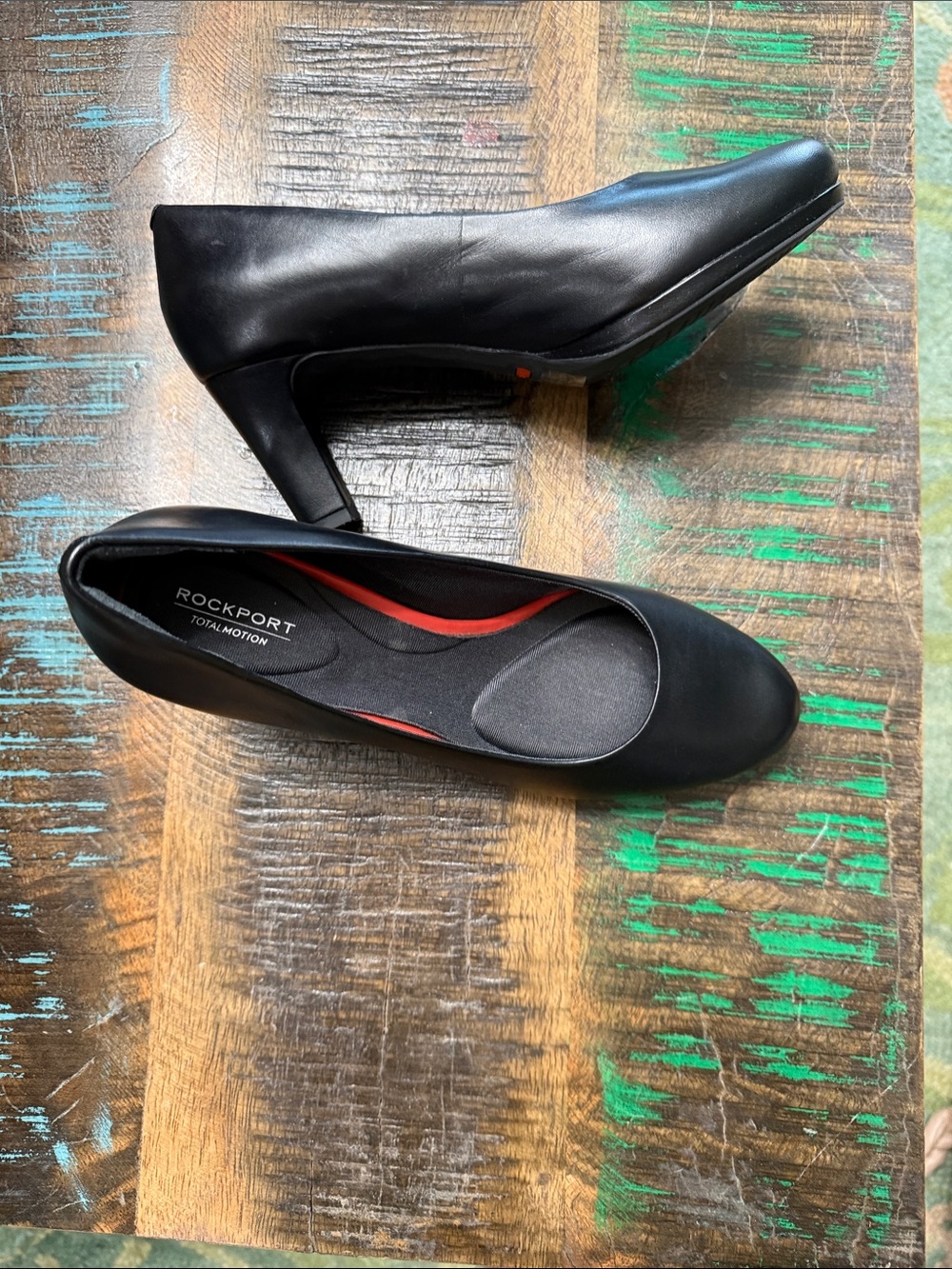 Rockport Black Leather Women's Mid-Heel Pumps